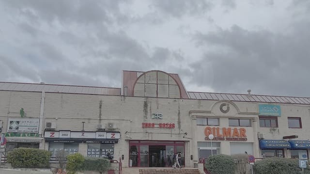 Commercial for sale in Madrid city - € 98,000 (Ref: 9987891)