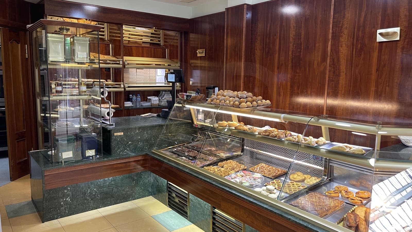 Commercial for sale in Madrid city - € 98,000 (Ref: 9987891)