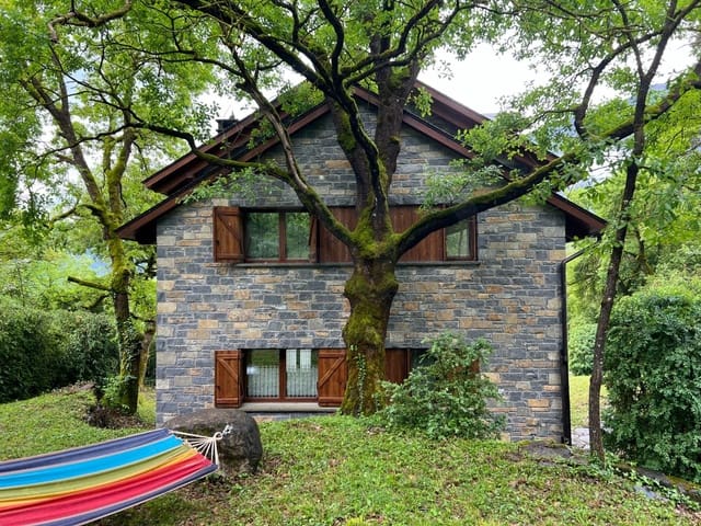 3 slaapkamer Villa te koop in Huesca stad - € 650.000 (Ref: 9987893)