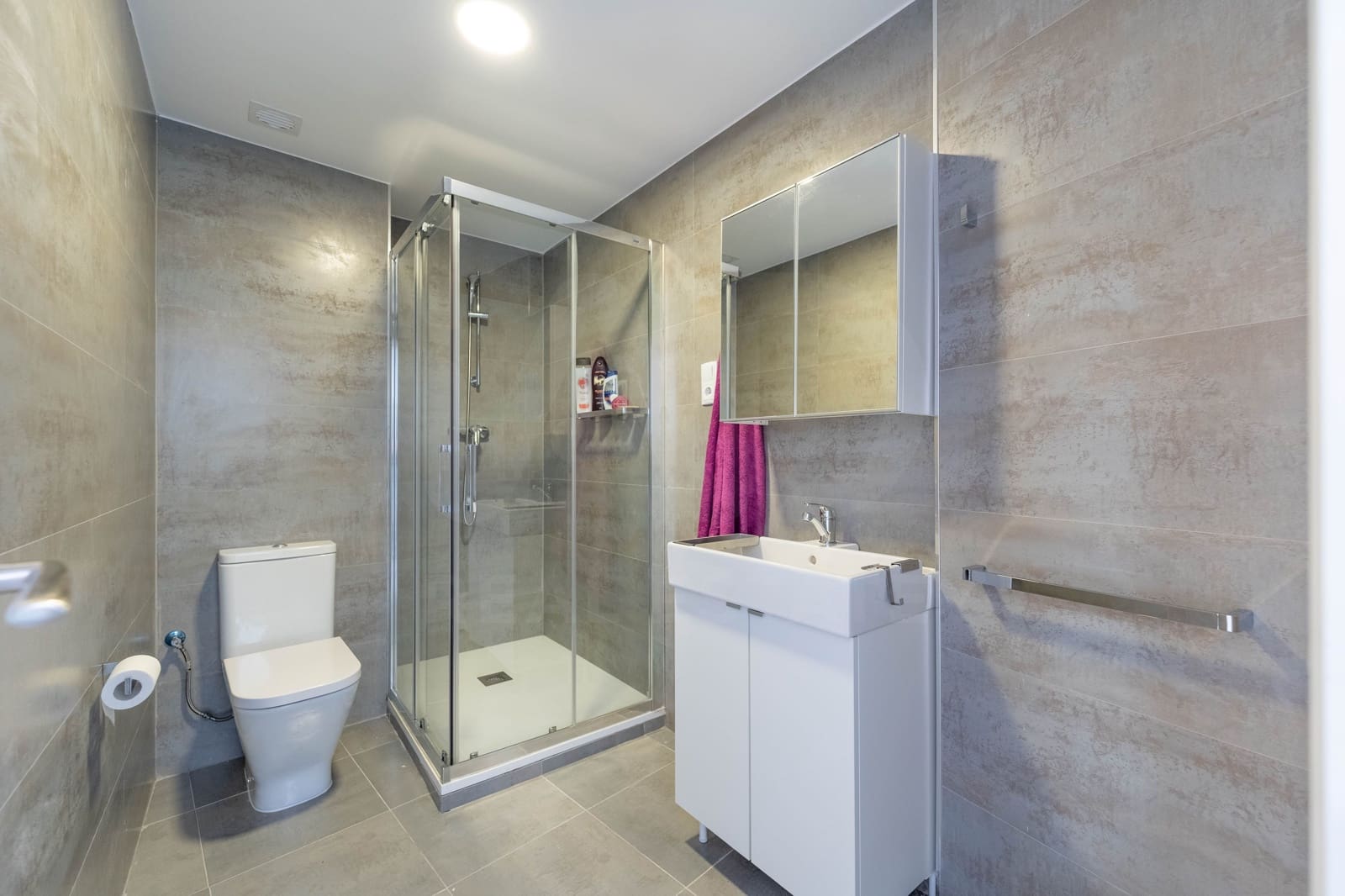 2 sypialnia Komercyjne na sprzedaż w Miasto Madryt - 375 000 € (Ref: 9987895)