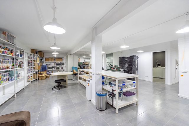2 makuuhuone Kaupallinen myytävänä paikassa Madrid kaupunki - 375 000 € (Ref: 9987895)