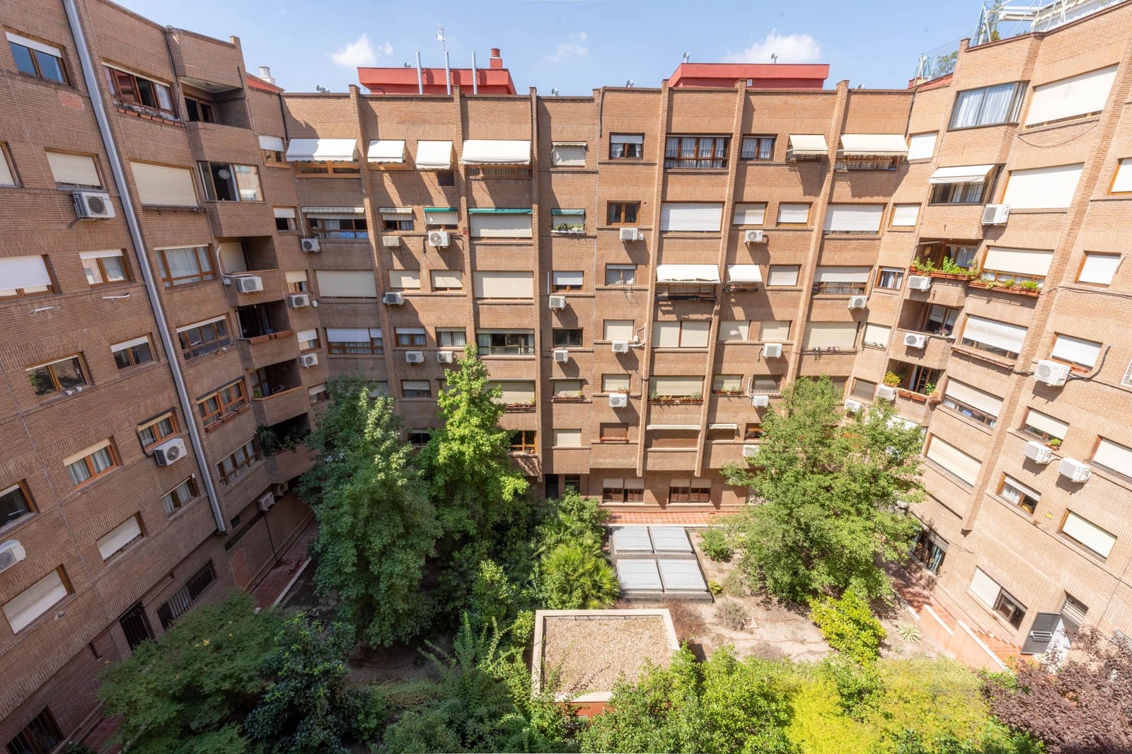 2 soverom Leilighet til leie i Madrid by - € 1 800 (Ref: 9987896)