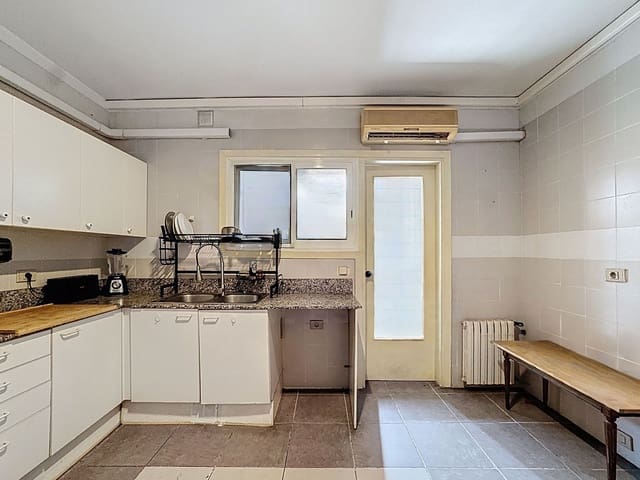 3 slaapkamer Appartement te koop in La Vila Olímpica del Poblenou, Barcelona stad - € 730.000 (Ref: 9987897)