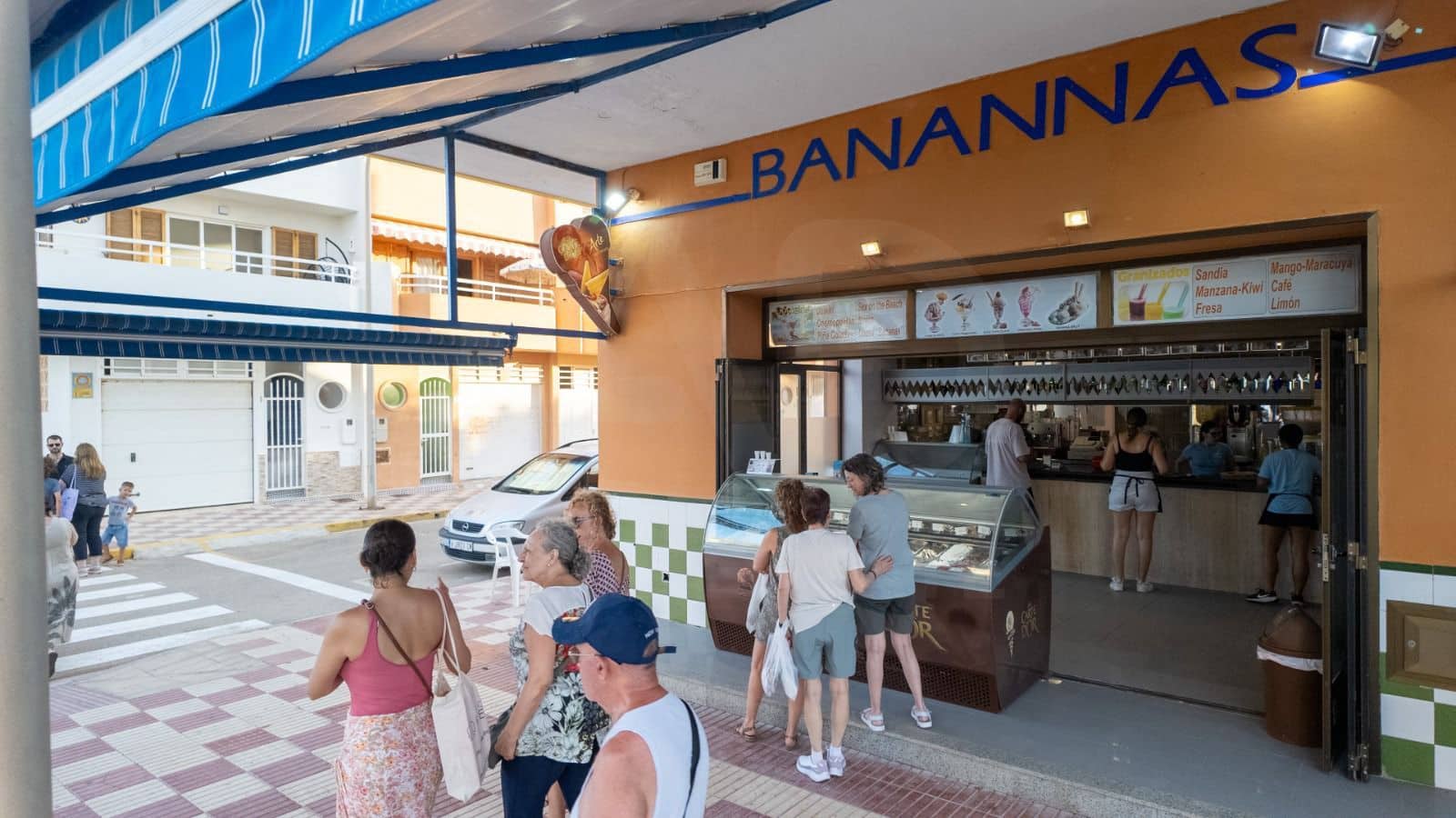 Erhverv til salg i Valencia by - € 240.000 (Ref: 9987898)