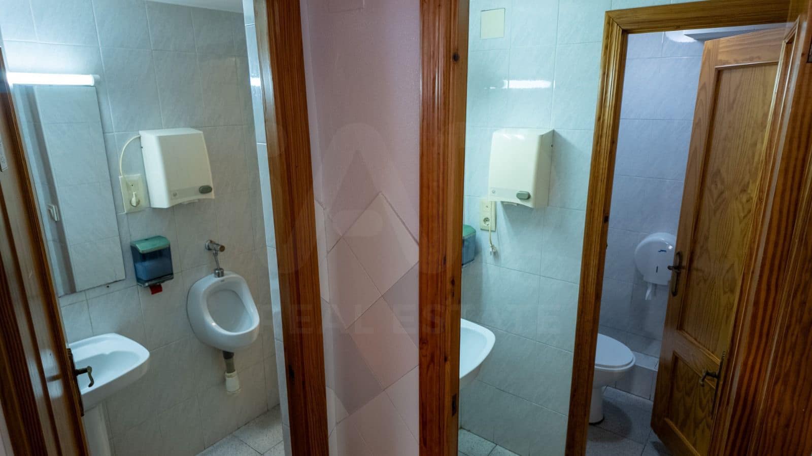 Erhverv til salg i Valencia by - € 240.000 (Ref: 9987898)