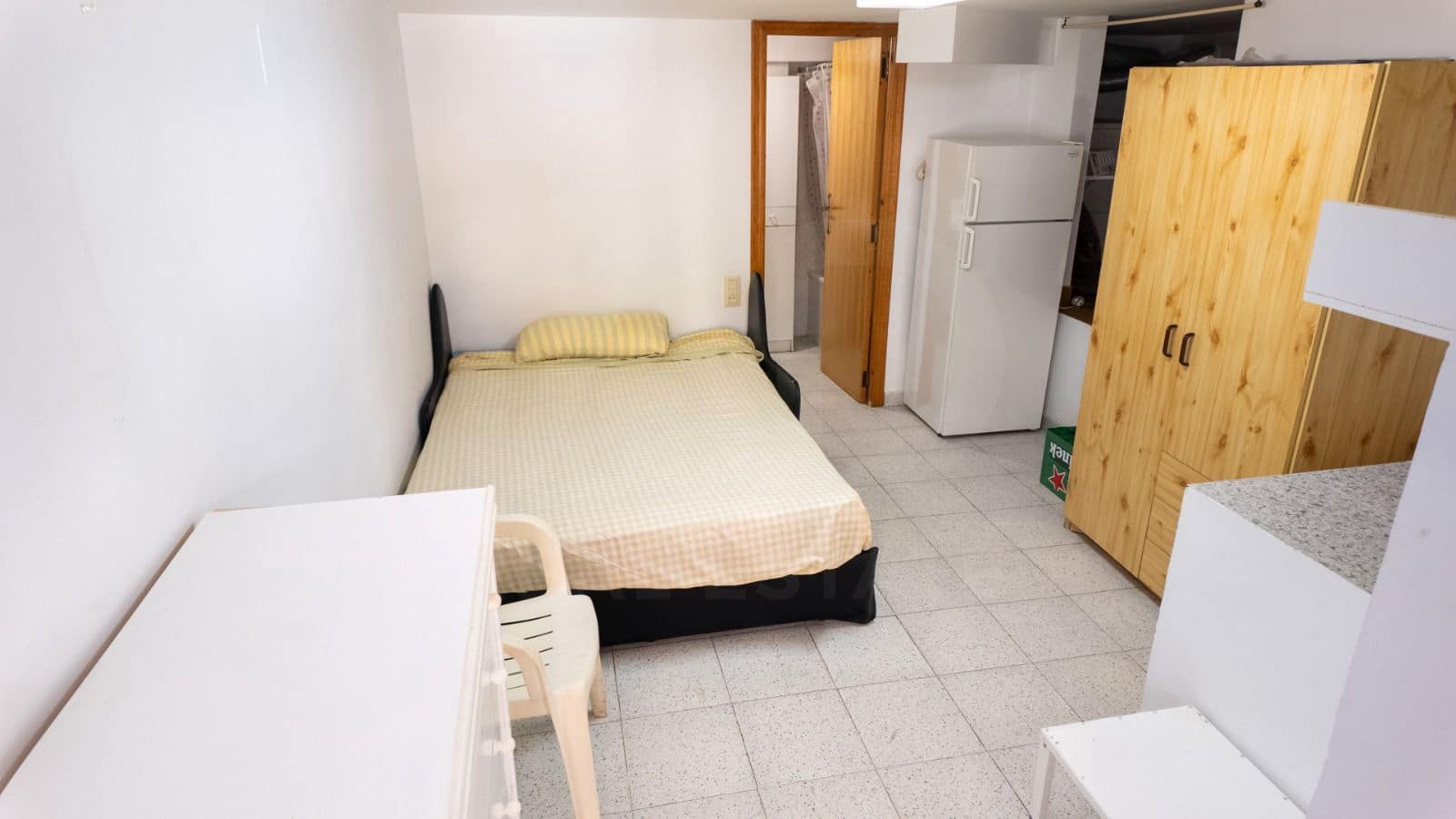 Erhverv til salg i Valencia by - € 240.000 (Ref: 9987898)