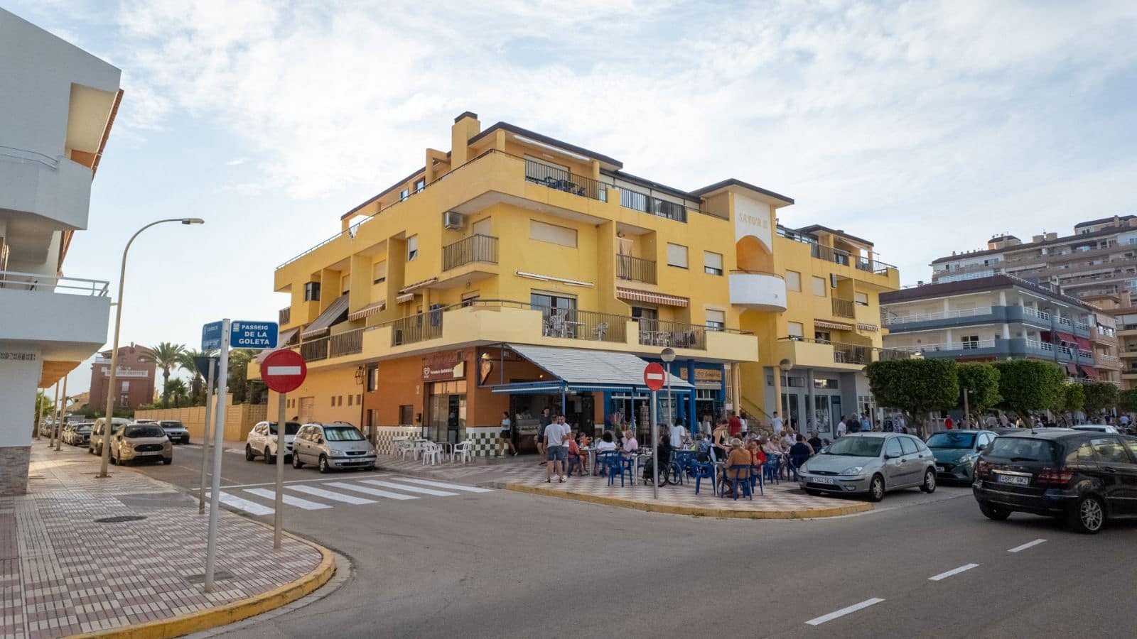 Erhverv til salg i Valencia by - € 240.000 (Ref: 9987898)