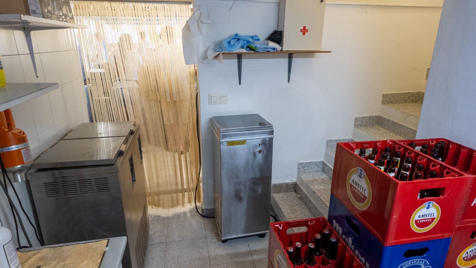 Erhverv til salg i Valencia by - € 240.000 (Ref: 9987898)