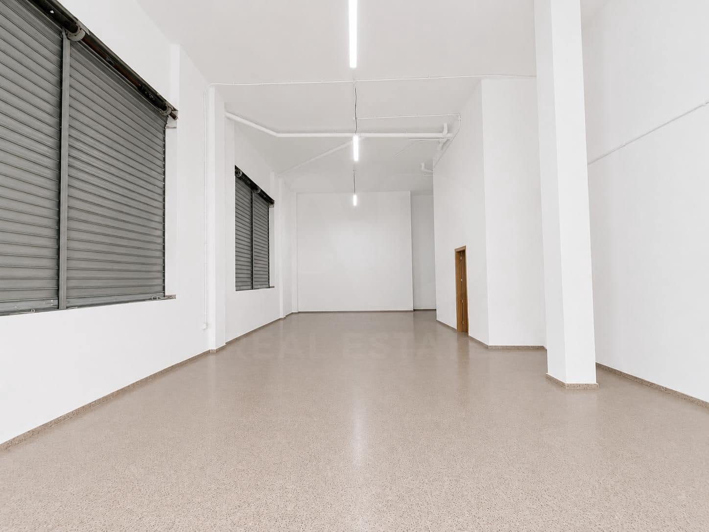 Kaupallinen myytävänä paikassa Alicante kaupunki - 120 000 € (Ref: 9987899)