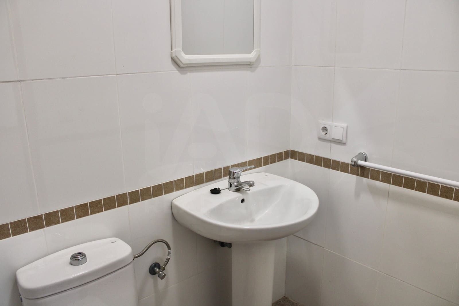 Kaupallinen myytävänä paikassa Alicante kaupunki - 120 000 € (Ref: 9987899)