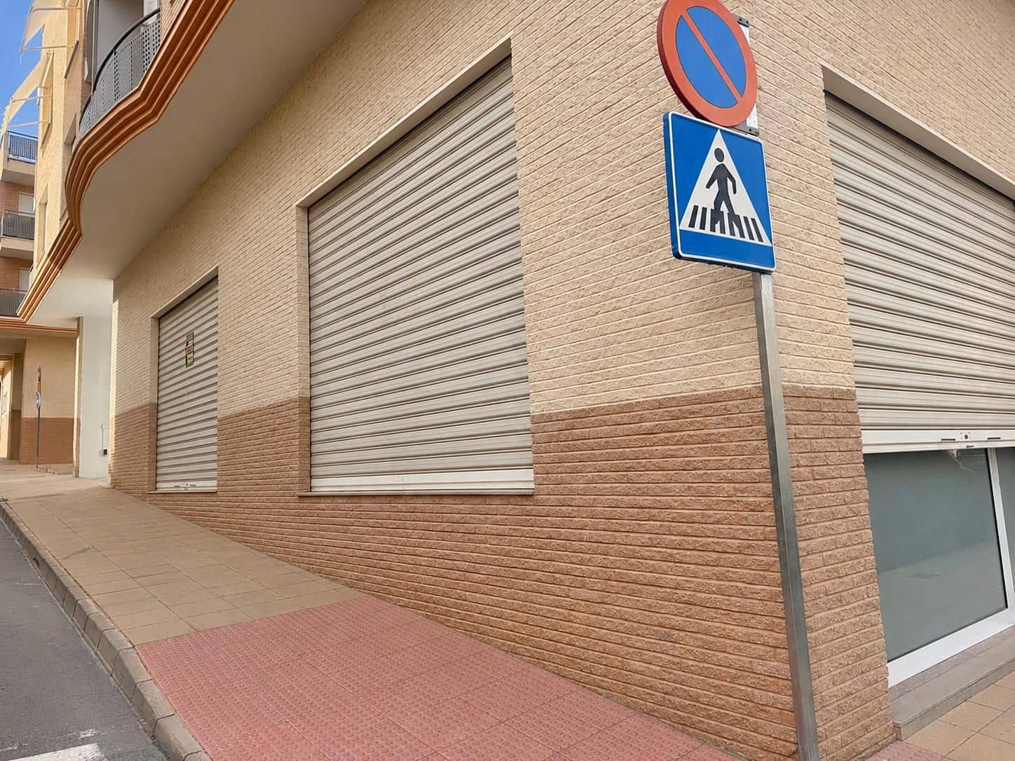 Kaupallinen myytävänä paikassa Alicante kaupunki - 120 000 € (Ref: 9987899)