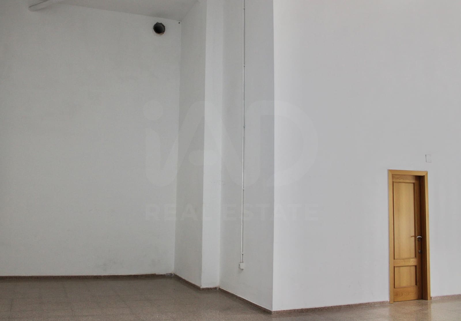 Kaupallinen myytävänä paikassa Alicante kaupunki - 120 000 € (Ref: 9987899)