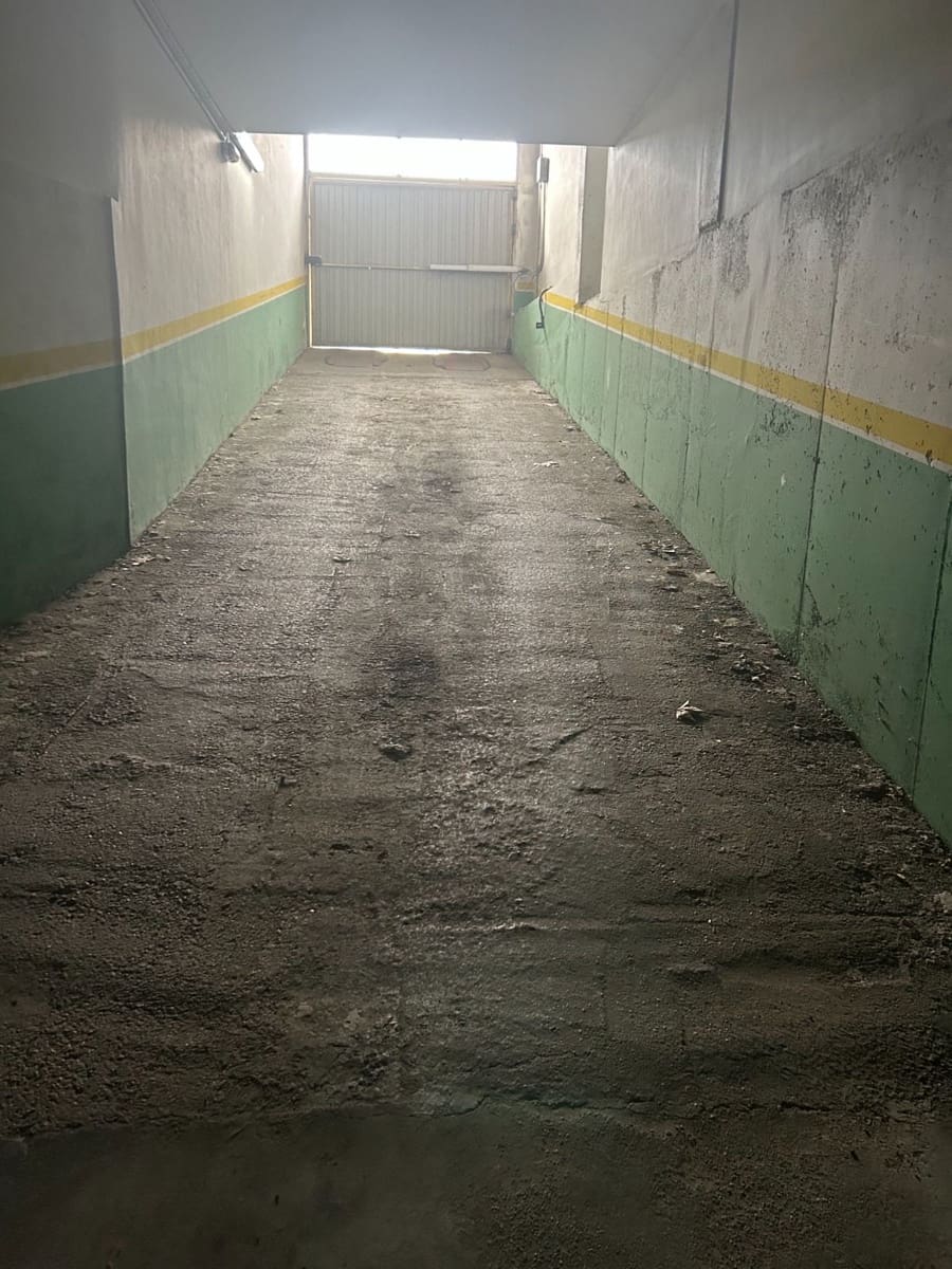 2 soverom Leilighet til leie i Leon by med garasje - € 580 (Ref: 9987900)