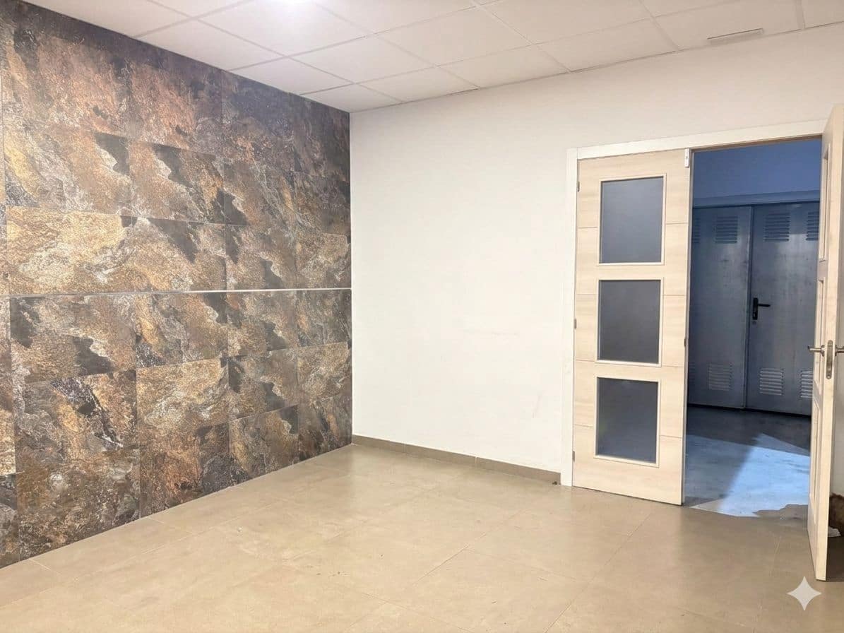 Kommersiell till salu i Valencia stad - 819 000 € (Ref: 9987901)