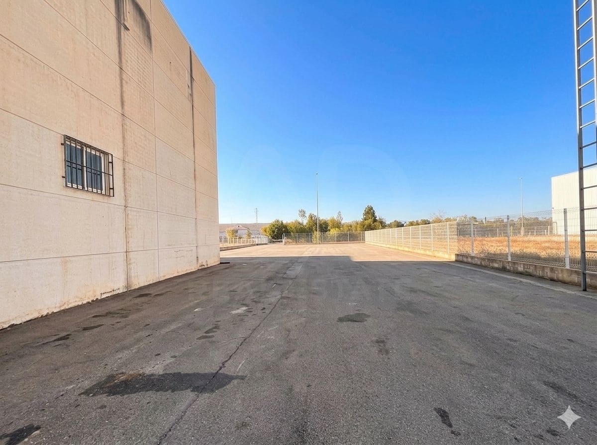 Kommersiell till salu i Valencia stad - 819 000 € (Ref: 9987901)