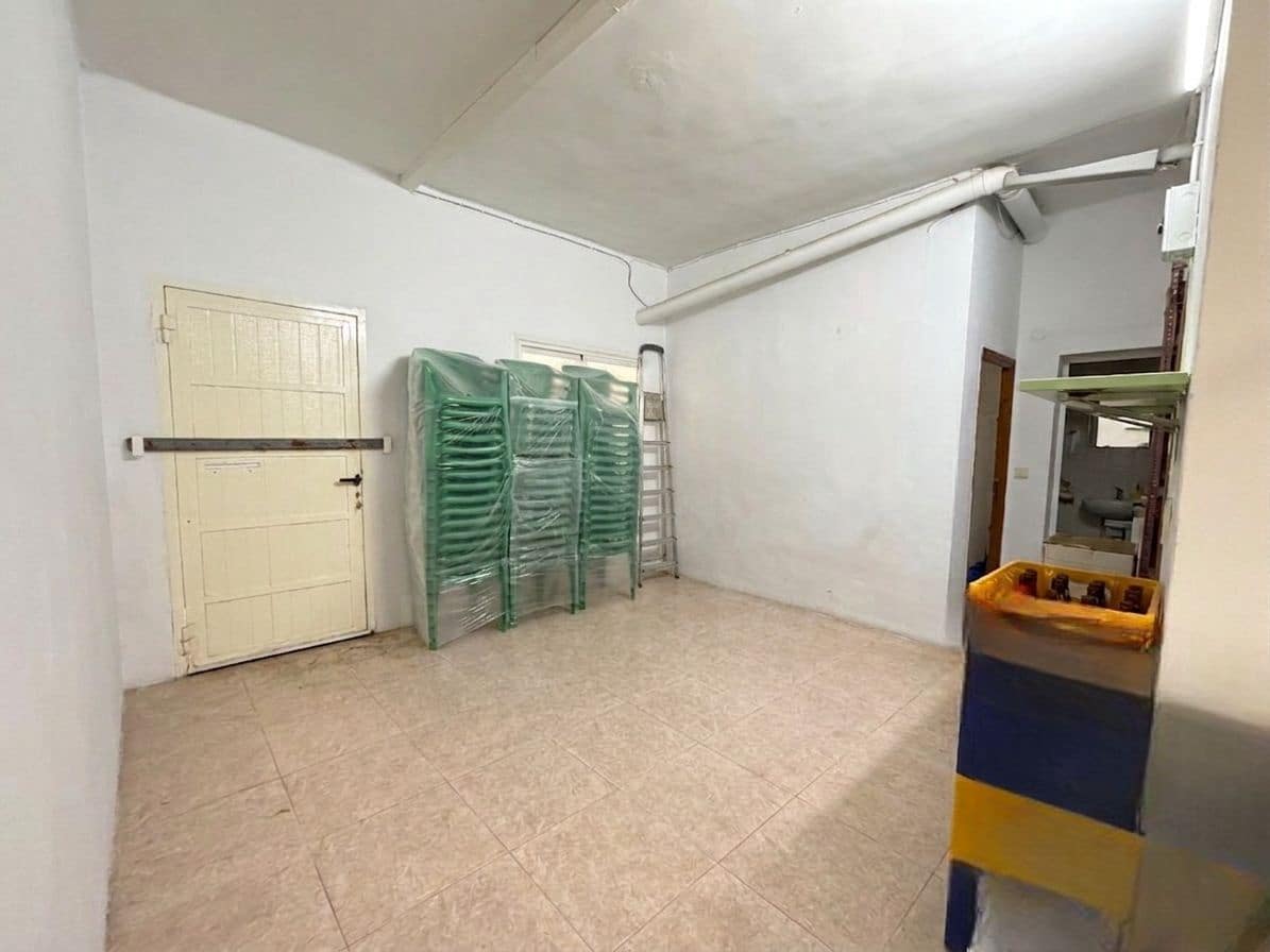 Kaupallinen myytävänä paikassa Valencia kaupunki - 350 000 € (Ref: 9987902)