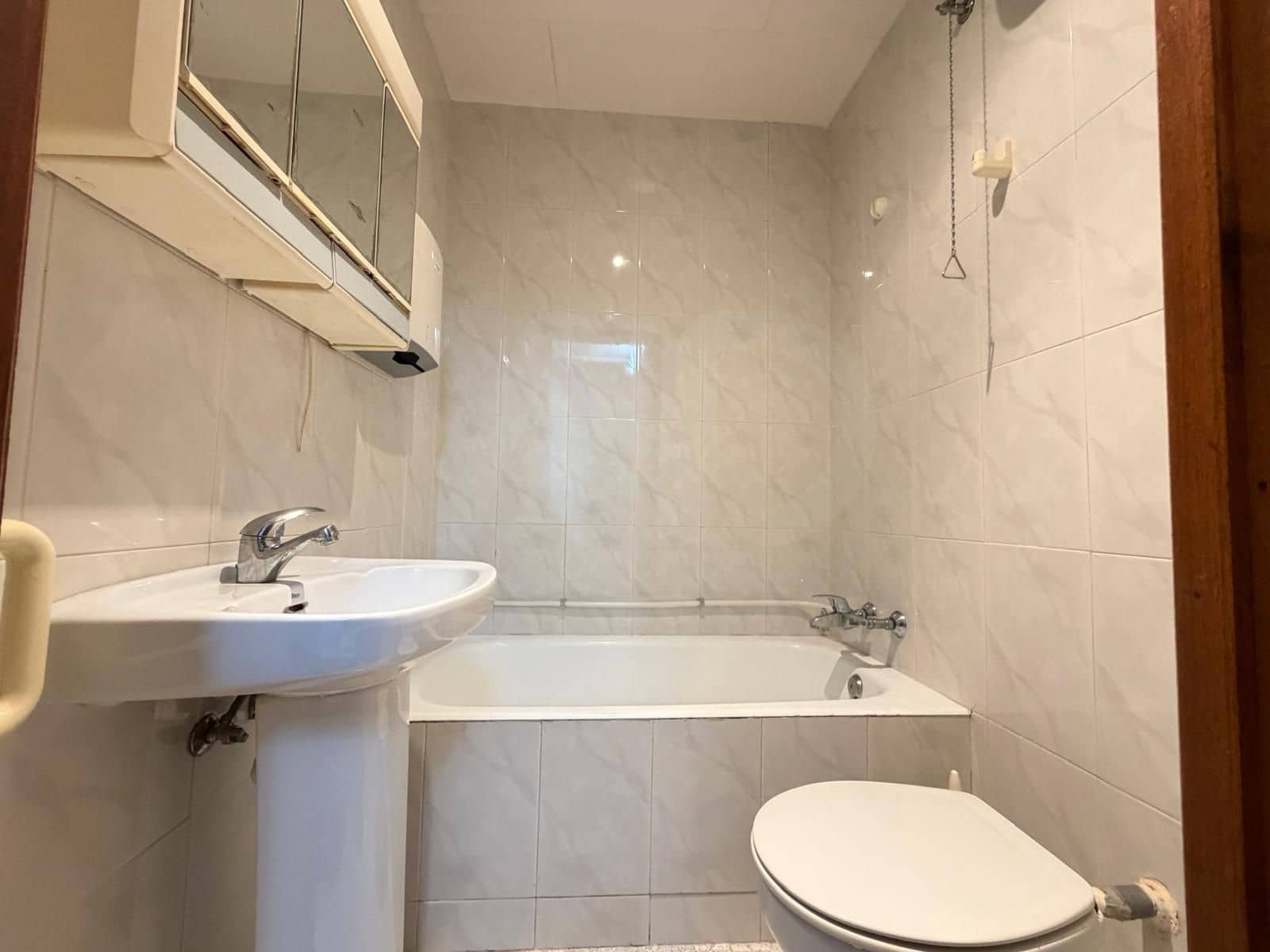 Kaupallinen myytävänä paikassa Valencia kaupunki - 350 000 € (Ref: 9987902)