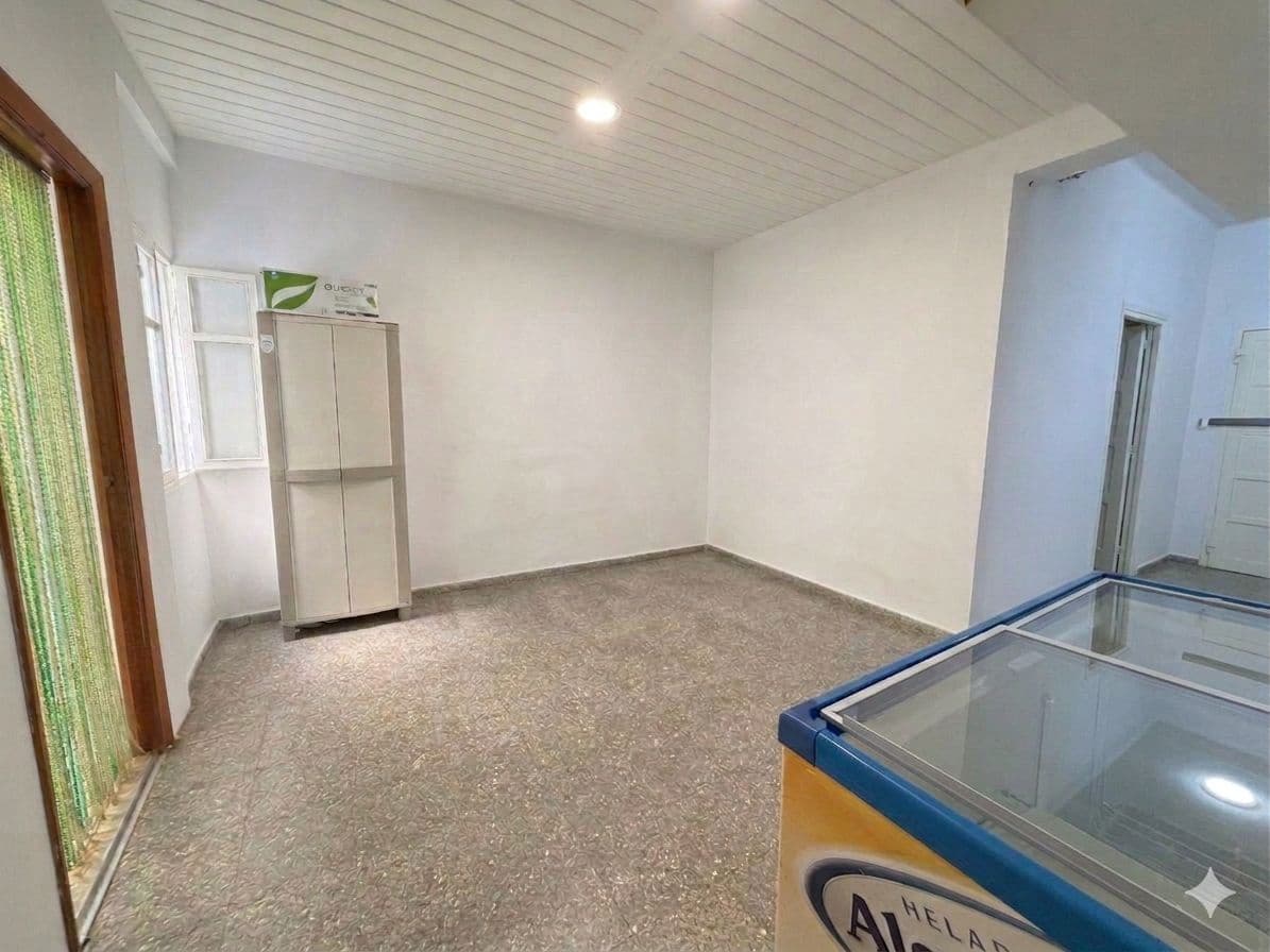 Kaupallinen myytävänä paikassa Valencia kaupunki - 350 000 € (Ref: 9987902)