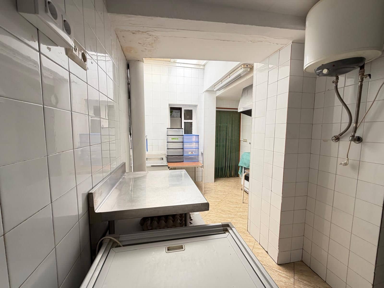 Kaupallinen myytävänä paikassa Valencia kaupunki - 350 000 € (Ref: 9987902)