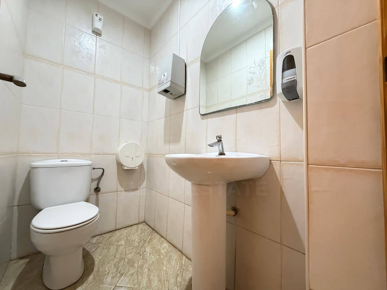 Kaupallinen myytävänä paikassa Valencia kaupunki - 350 000 € (Ref: 9987902)