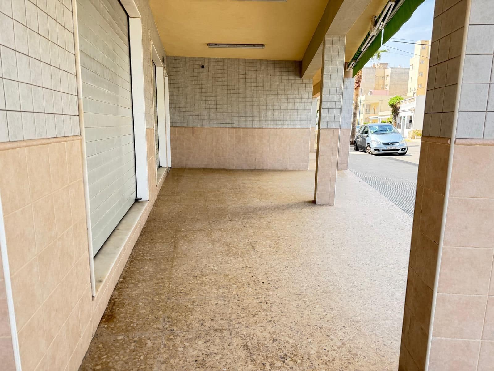 Kaupallinen myytävänä paikassa Valencia kaupunki - 350 000 € (Ref: 9987902)