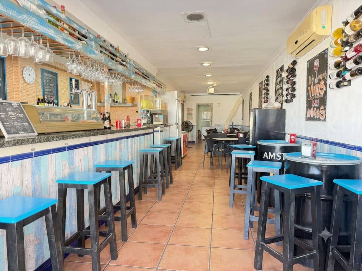 Kaupallinen myytävänä paikassa Valencia kaupunki - 120 000 € (Ref: 9987903)