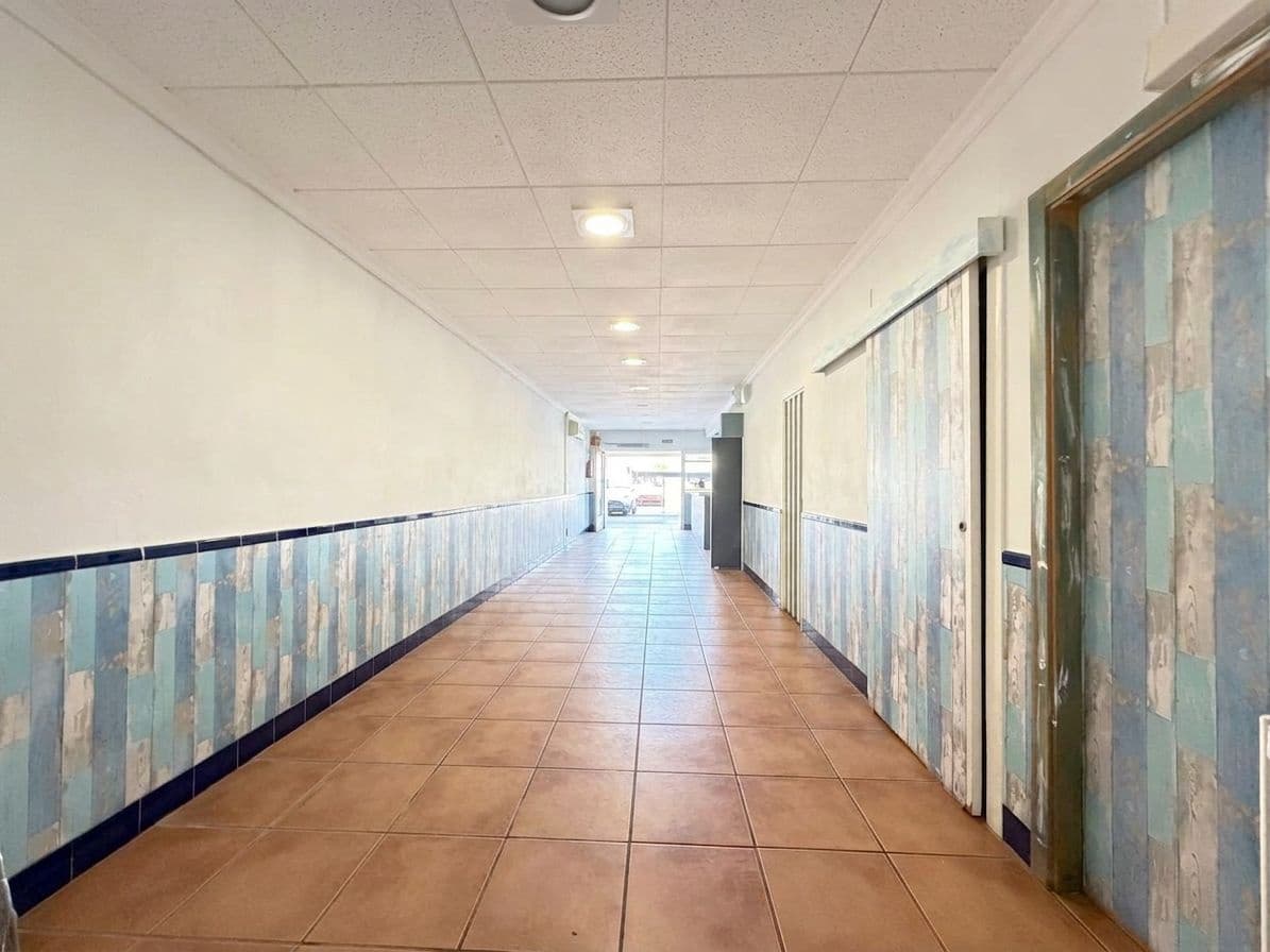 Kaupallinen myytävänä paikassa Valencia kaupunki - 120 000 € (Ref: 9987903)