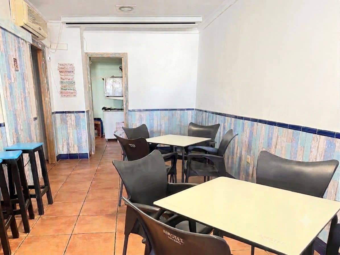 Kaupallinen myytävänä paikassa Valencia kaupunki - 120 000 € (Ref: 9987903)