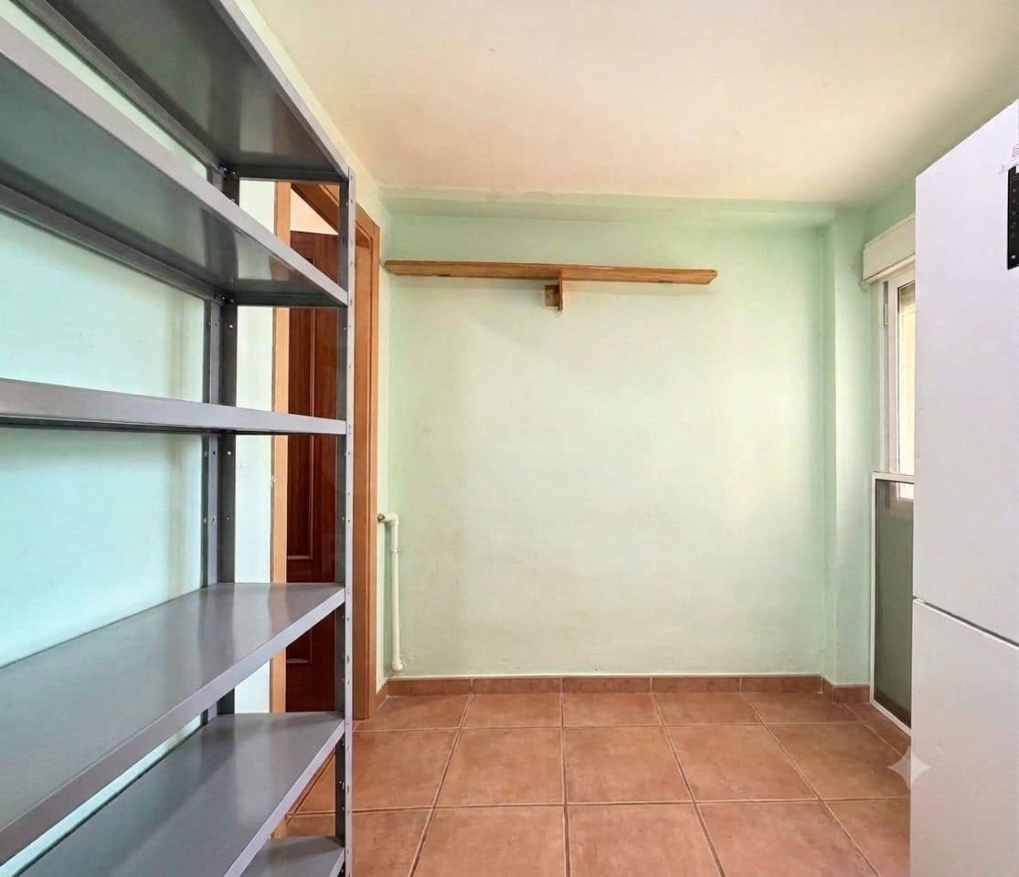 Kaupallinen myytävänä paikassa Valencia kaupunki - 120 000 € (Ref: 9987903)