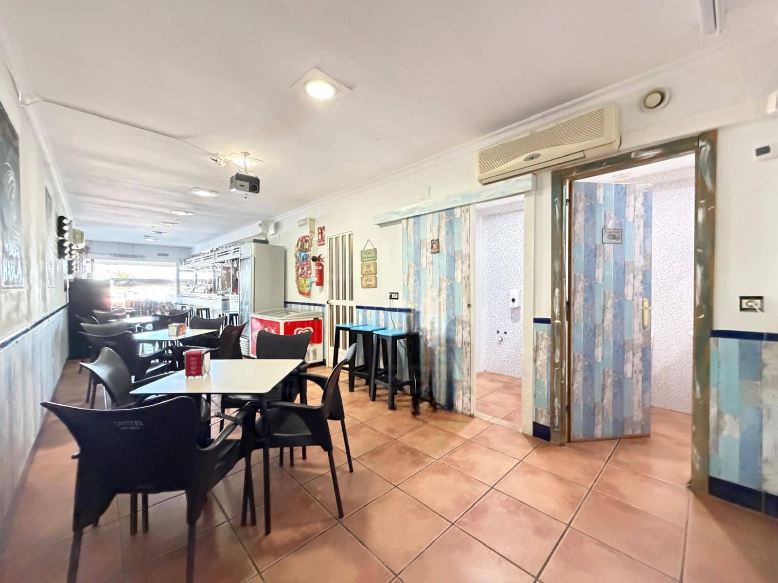 Kaupallinen myytävänä paikassa Valencia kaupunki - 120 000 € (Ref: 9987903)