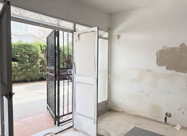 Kommersiell til salgs i Alicante by - € 168 000 (Ref: 9987906)