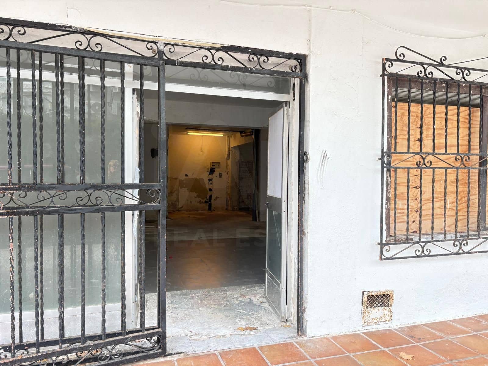 Kommersiell till salu i Alicante stad - 168 000 € (Ref: 9987906)