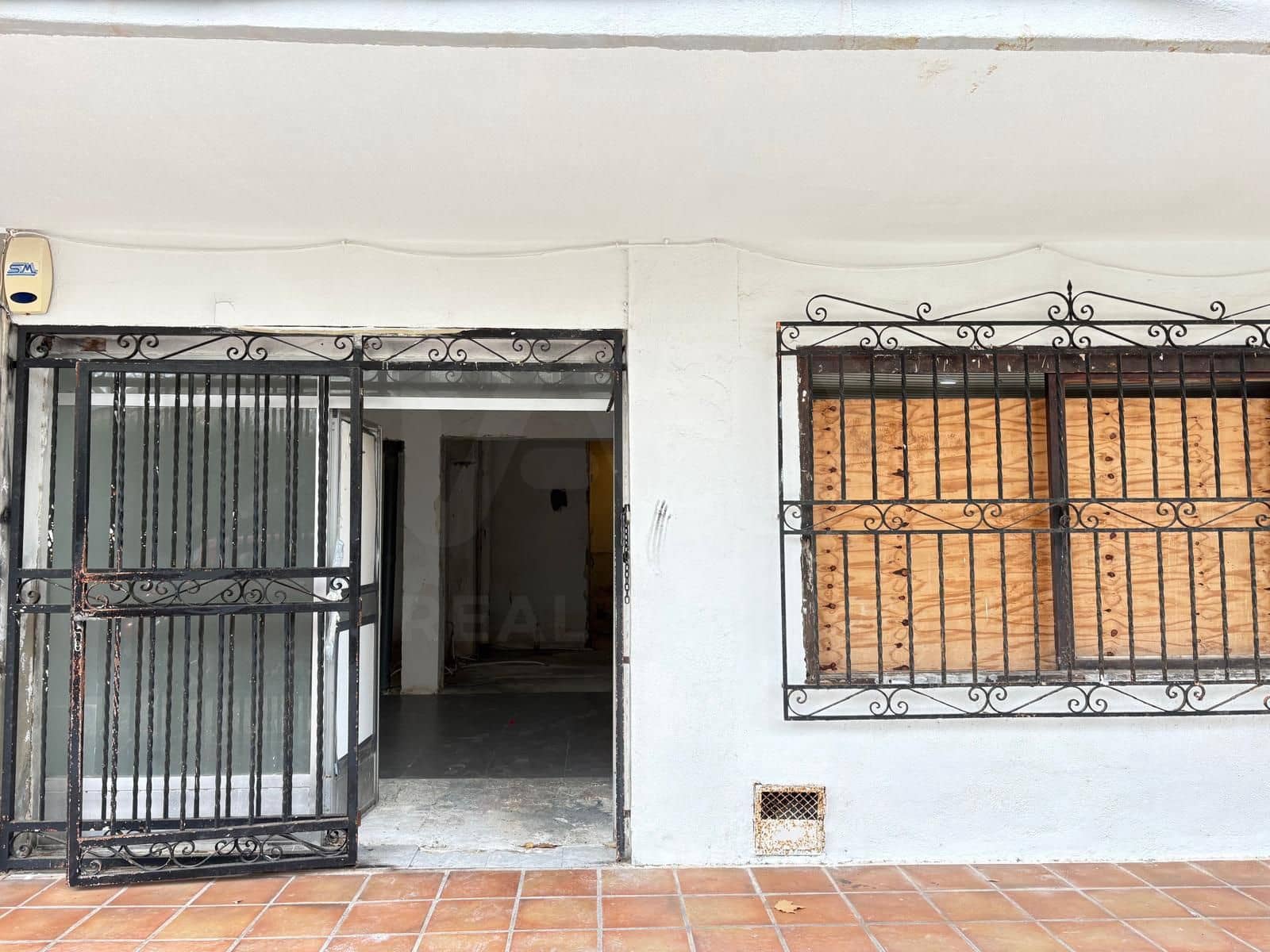 Kommersiell till salu i Alicante stad - 168 000 € (Ref: 9987906)
