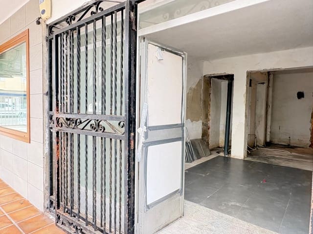 Kommersiell til salgs i Alicante by - € 168 000 (Ref: 9987906)