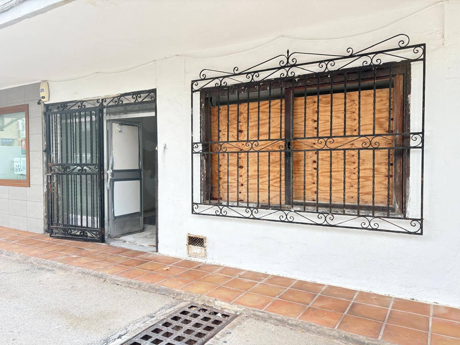 Kommersiell till salu i Alicante stad - 168 000 € (Ref: 9987906)