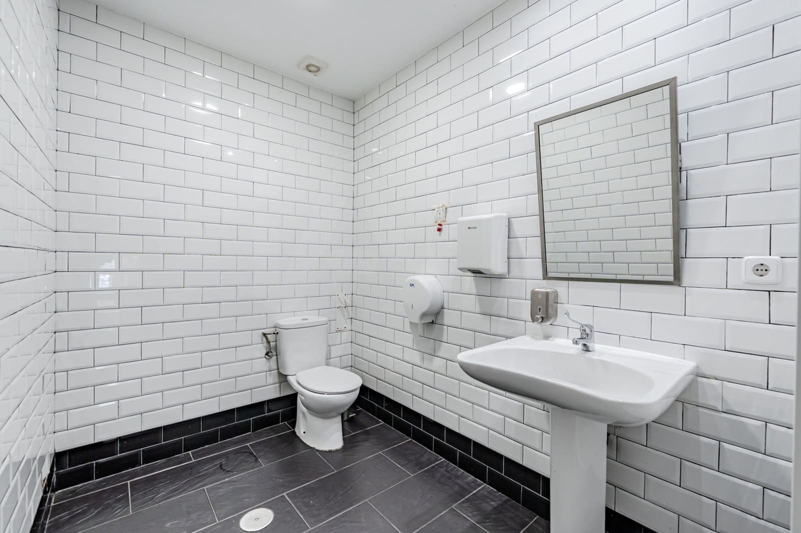 Local Commercial à vendre à Madrid ville - 890 000 € (Ref: 9987907)