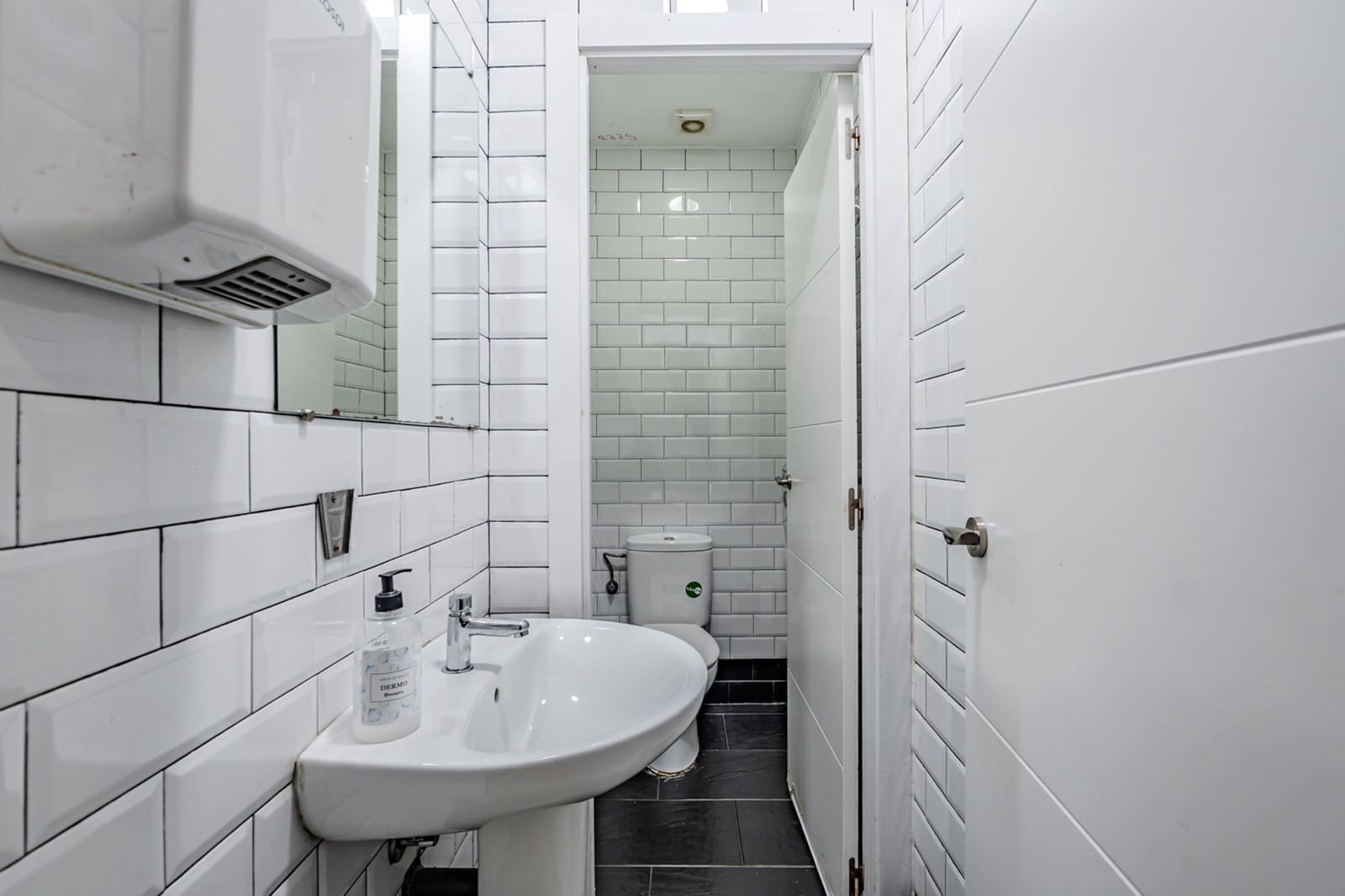Local Commercial à vendre à Madrid ville - 890 000 € (Ref: 9987907)