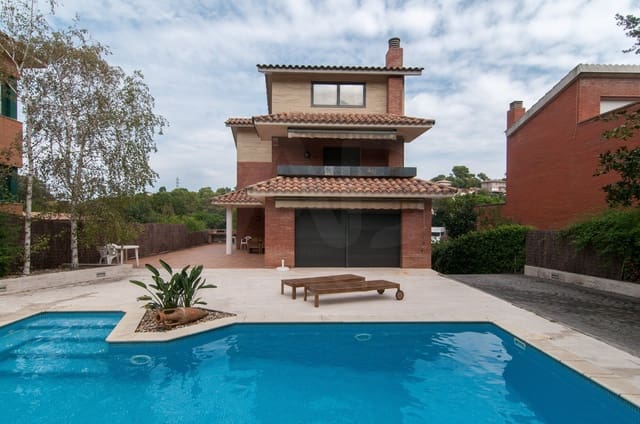 4 soverom Villa til leie i Barcelona by med svømmebasseng - € 4 500 (Ref: 9987908)