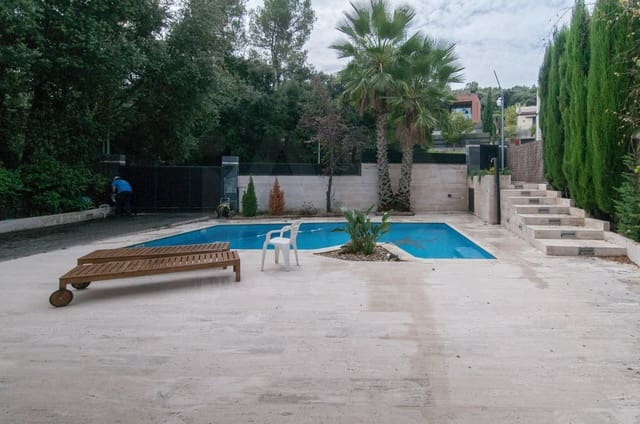 4 soverom Villa til leie i Barcelona by med svømmebasseng - € 4 500 (Ref: 9987908)