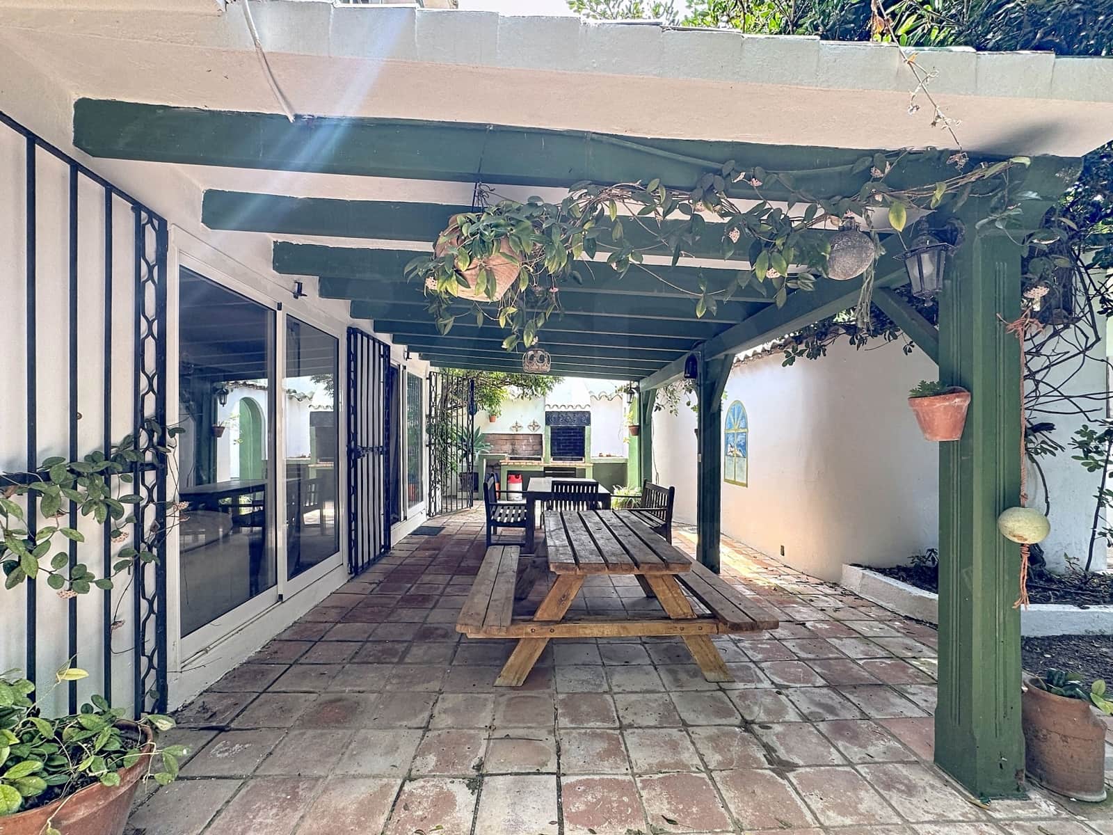 5 slaapkamer Villa te koop in Cadiz stad met garage - € 575.000 (Ref: 9987909)