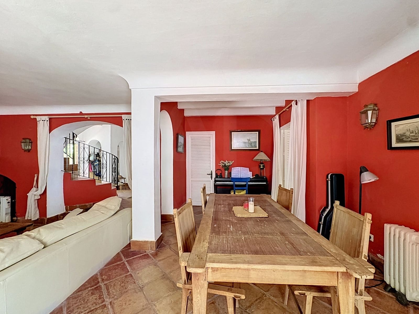 5 slaapkamer Villa te koop in Cadiz stad met garage - € 575.000 (Ref: 9987909)