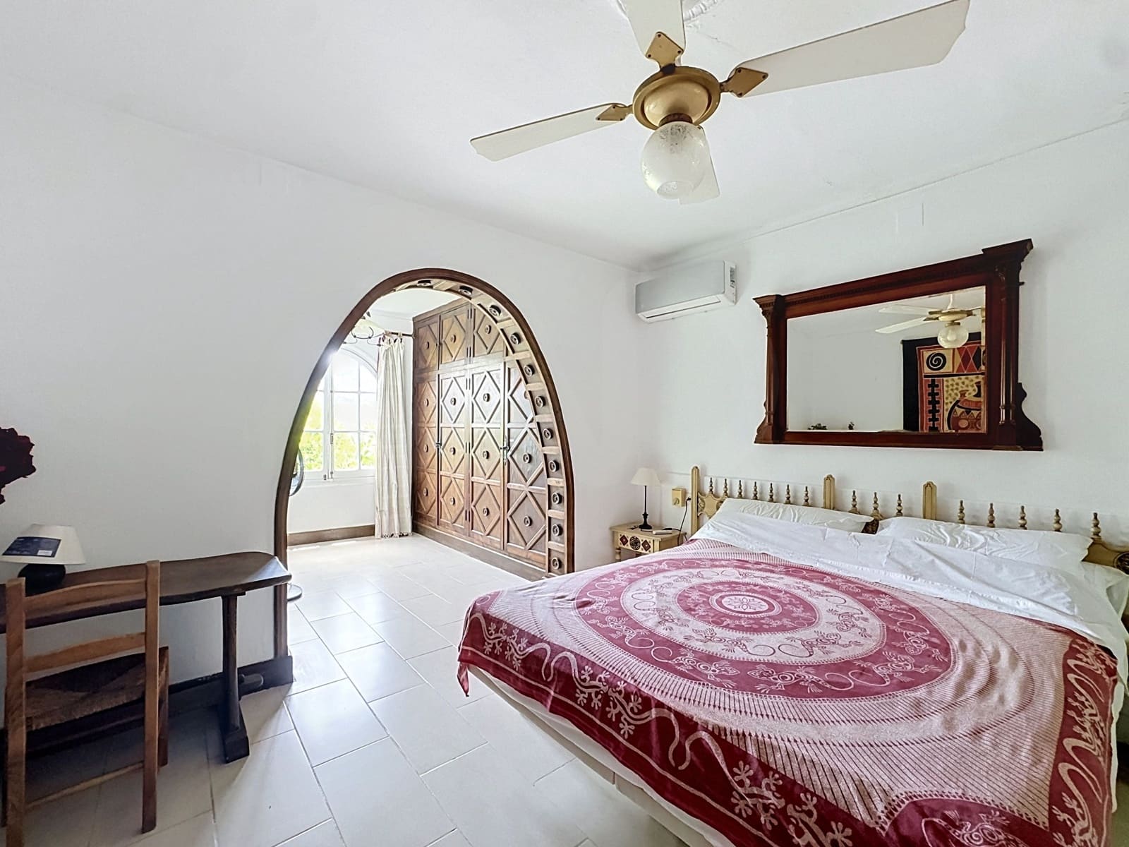 5 slaapkamer Villa te koop in Cadiz stad met garage - € 575.000 (Ref: 9987909)