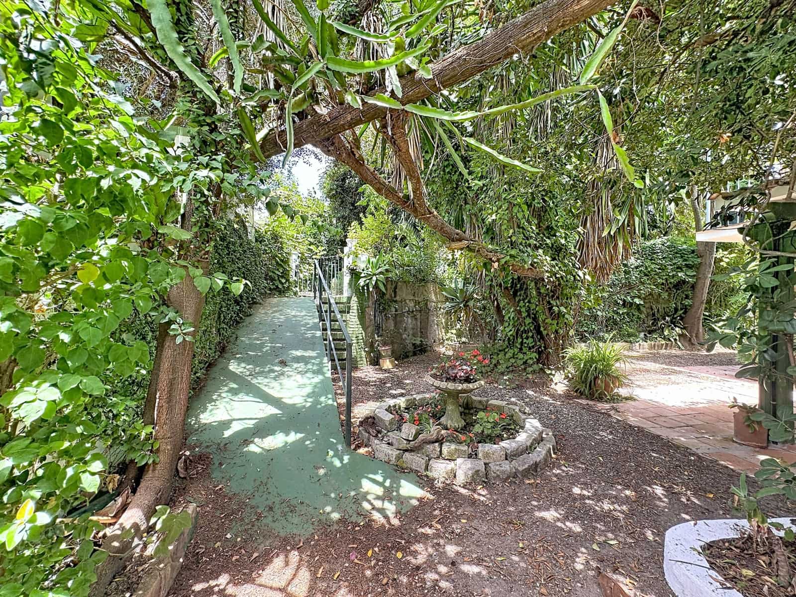5 slaapkamer Villa te koop in Cadiz stad met garage - € 575.000 (Ref: 9987909)