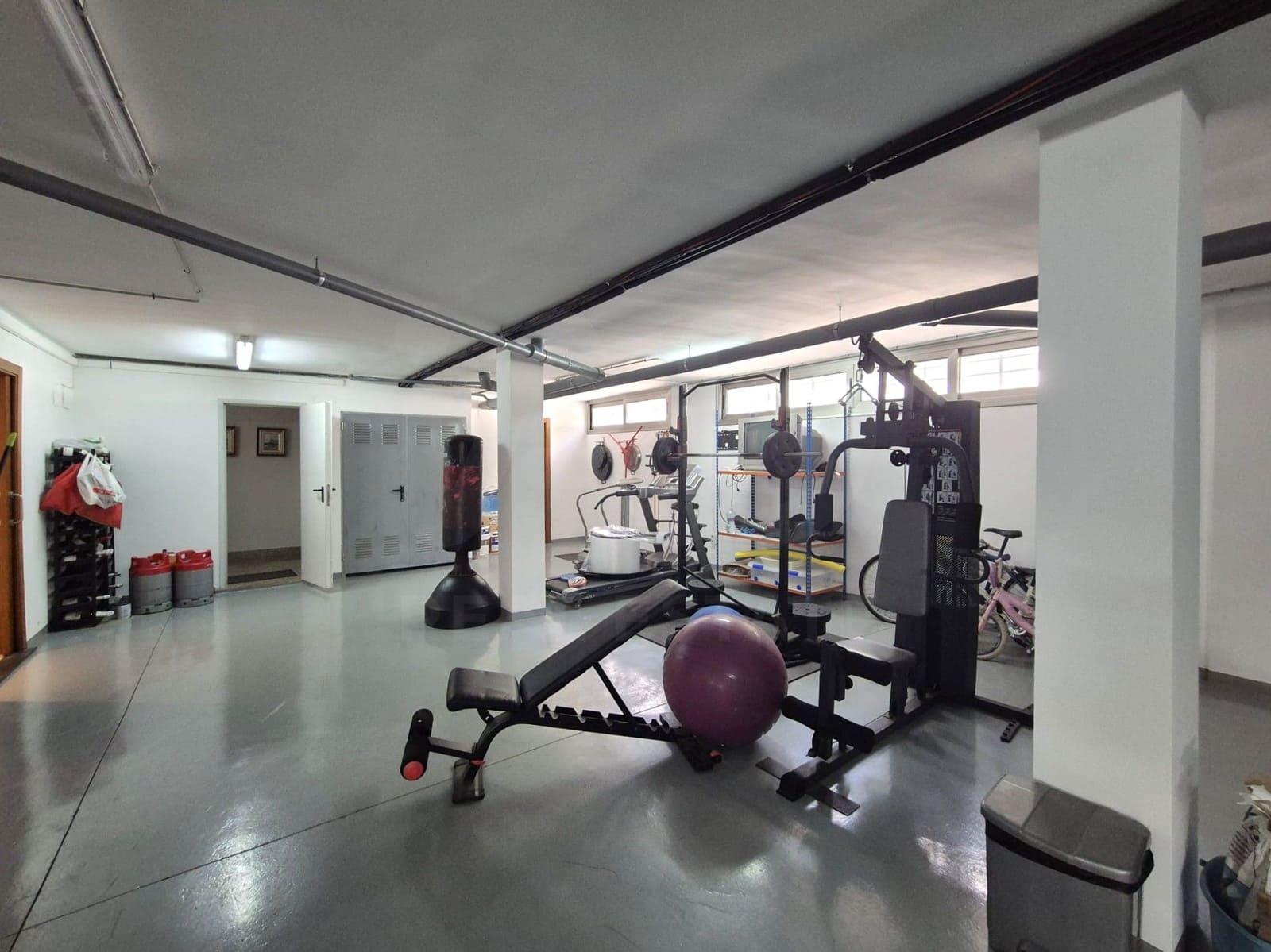 Chalet de 5 habitaciones en València ciudad en venta con piscina garaje - 750.000 € (Ref: 9987916)