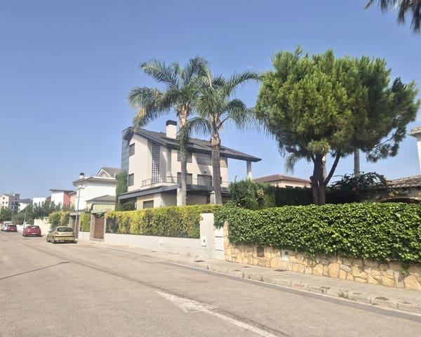 5 slaapkamer Villa te koop in Valencia stad met zwembad garage - € 750.000 (Ref: 9987916)