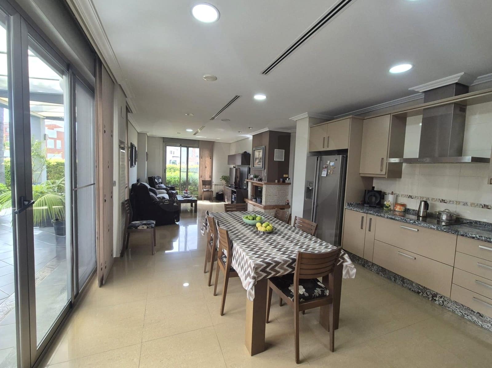 Chalet de 5 habitaciones en València ciudad en venta con piscina garaje - 750.000 € (Ref: 9987916)