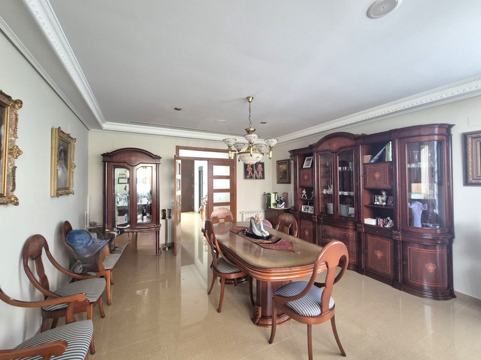 Chalet de 5 habitaciones en València ciudad en venta con piscina garaje - 750.000 € (Ref: 9987916)