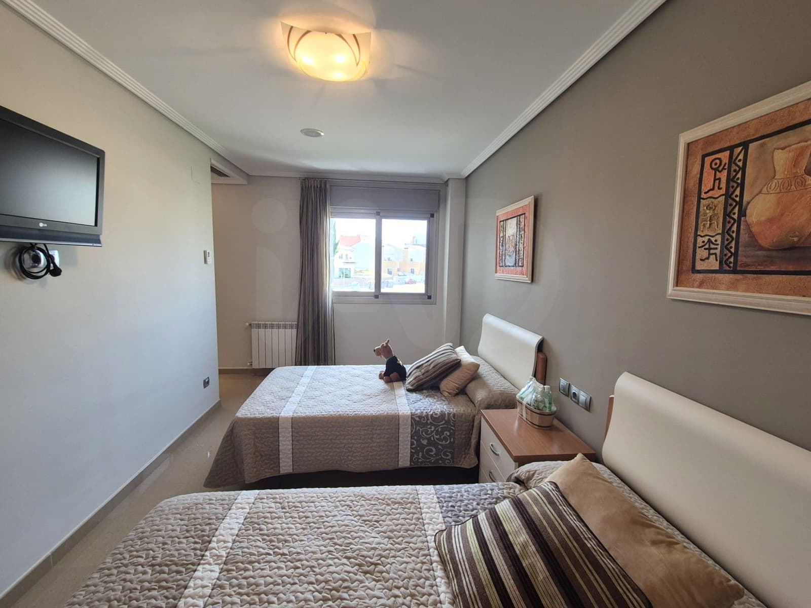 Chalet de 5 habitaciones en València ciudad en venta con piscina garaje - 750.000 € (Ref: 9987916)