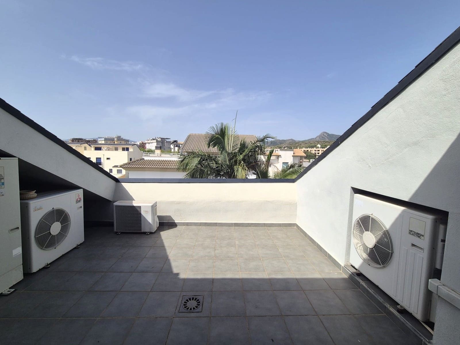 Chalet de 5 habitaciones en València ciudad en venta con piscina garaje - 750.000 € (Ref: 9987916)