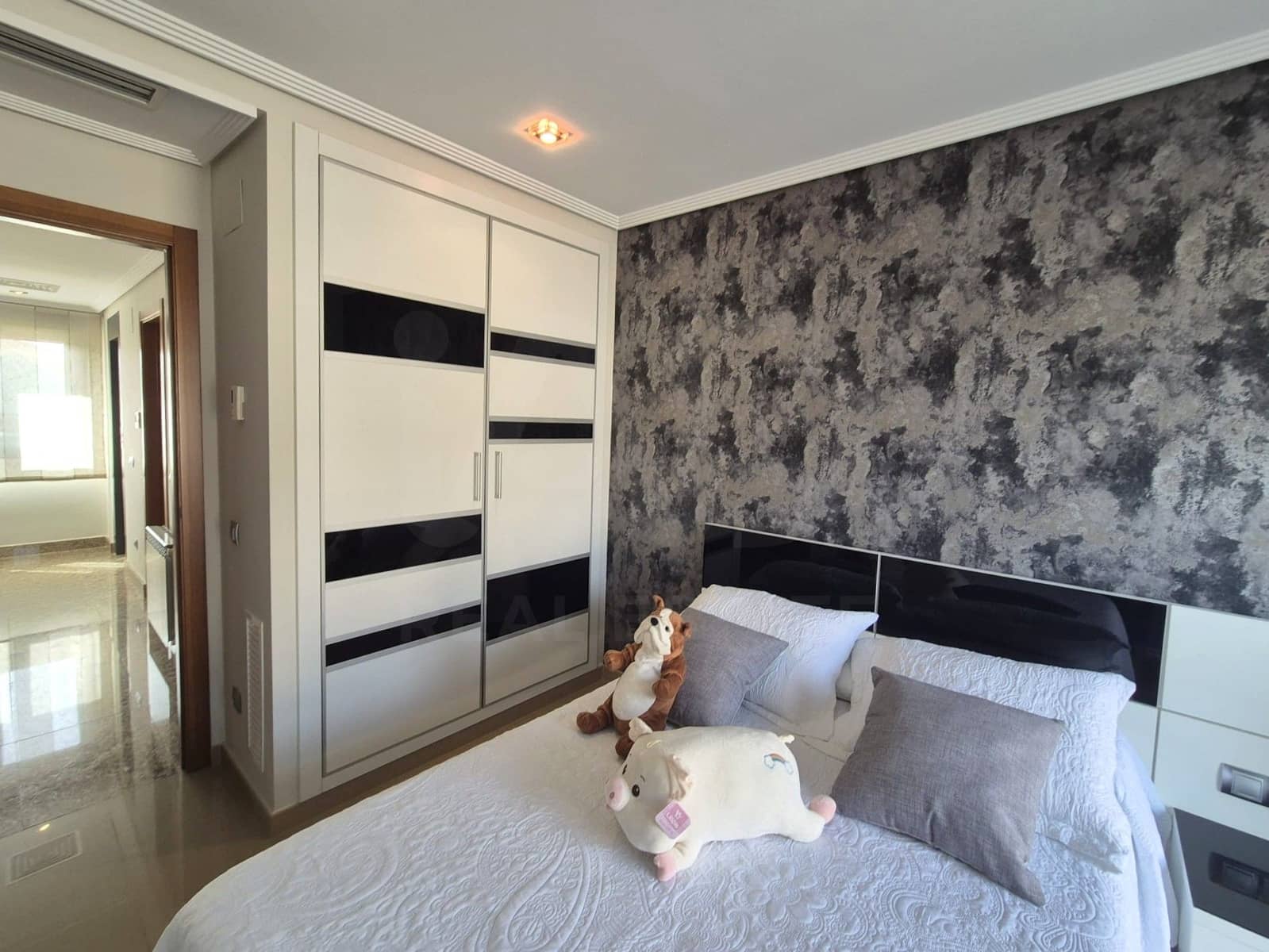 Chalet de 5 habitaciones en València ciudad en venta con piscina garaje - 750.000 € (Ref: 9987916)
